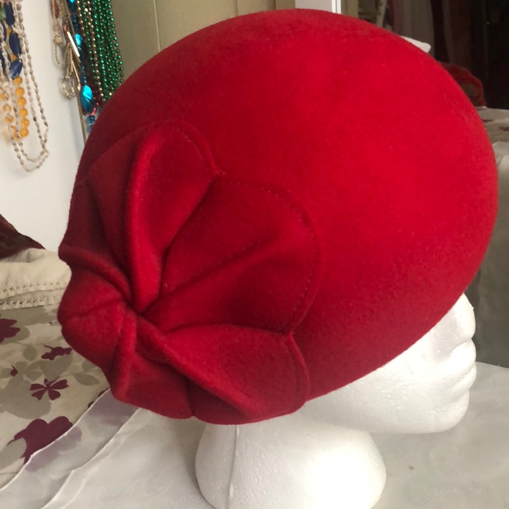 Vintage 1940’s 50’s red 100% wool hat.